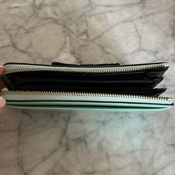 KATE SPADE patent leather wallet - Picture 5 of 10